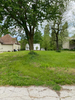 812 N AULT ST, MOBERLY, MO 65270, photo 4 of 9