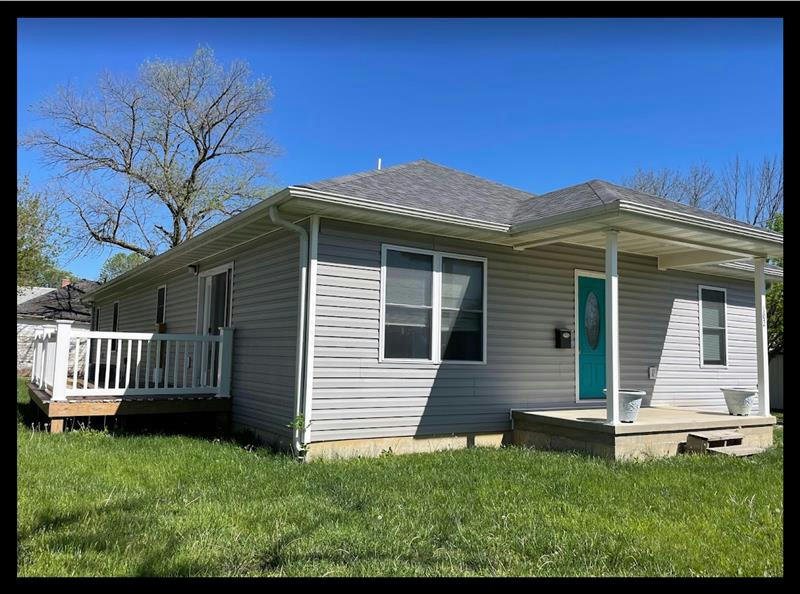 102 JACKSON ST, MACON, MO 63552, photo 1 of 31